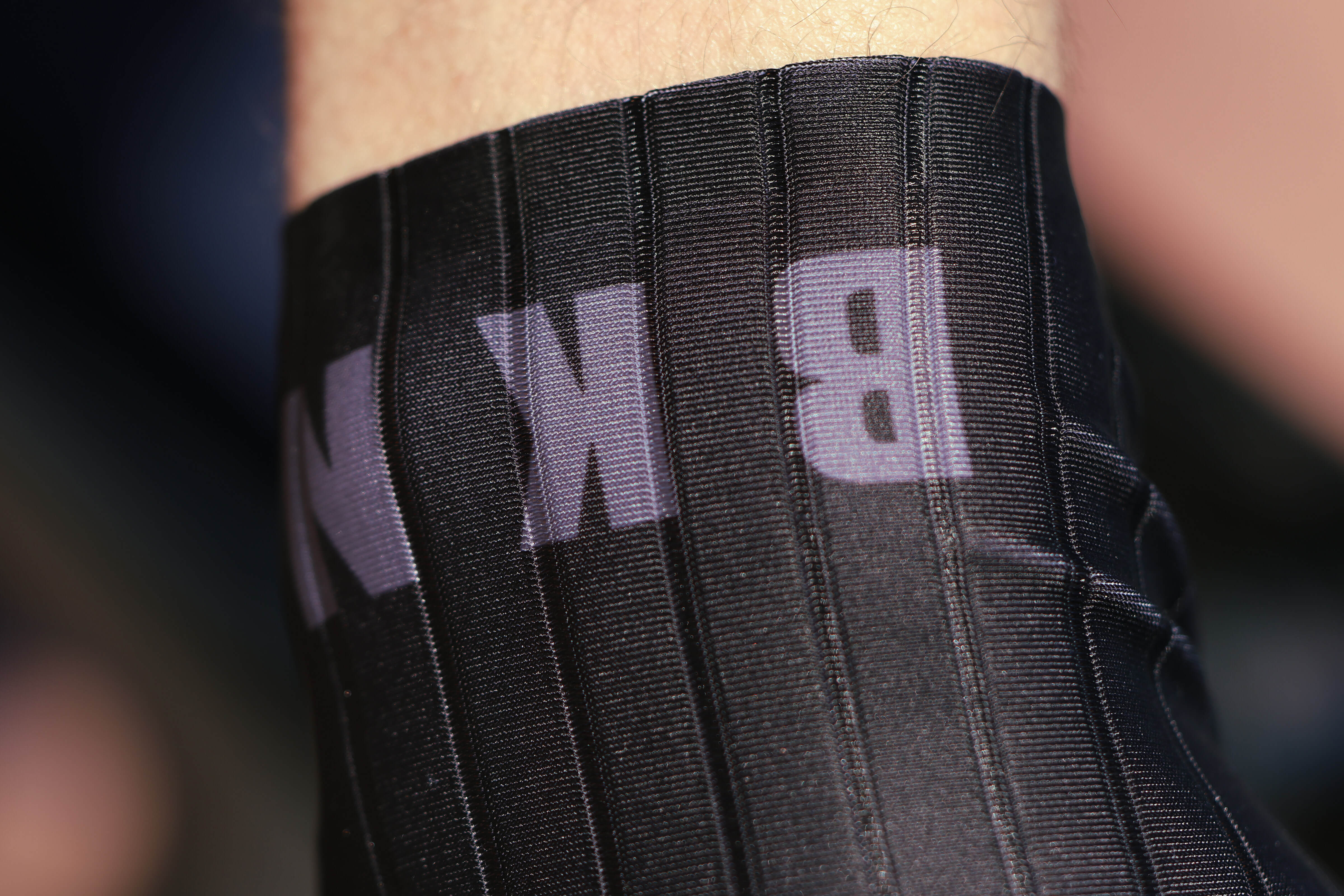 Aero Cycling Gloves Black on bike 3